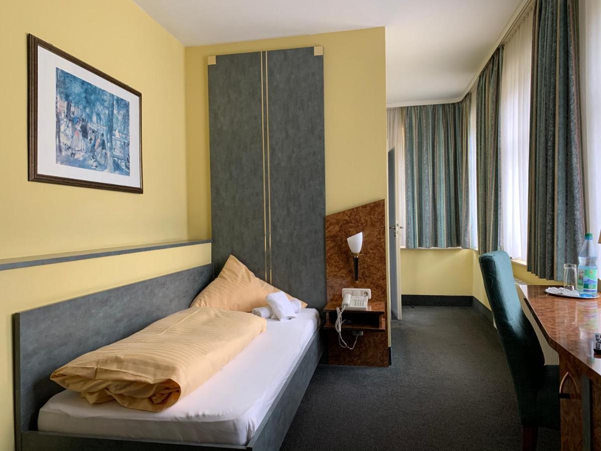 Hotel Quellenpark Bad Elster Esterno foto